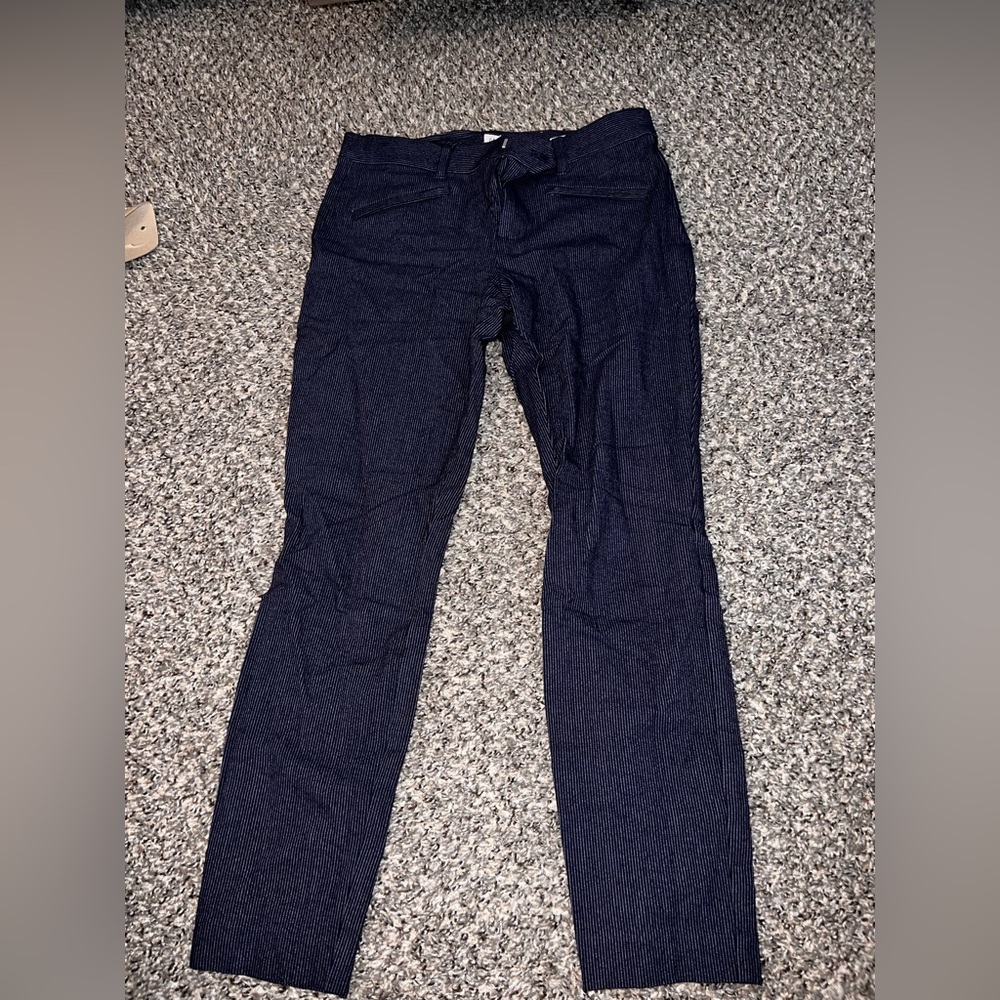 Gap size 4 skinny blue stripped ankle pants